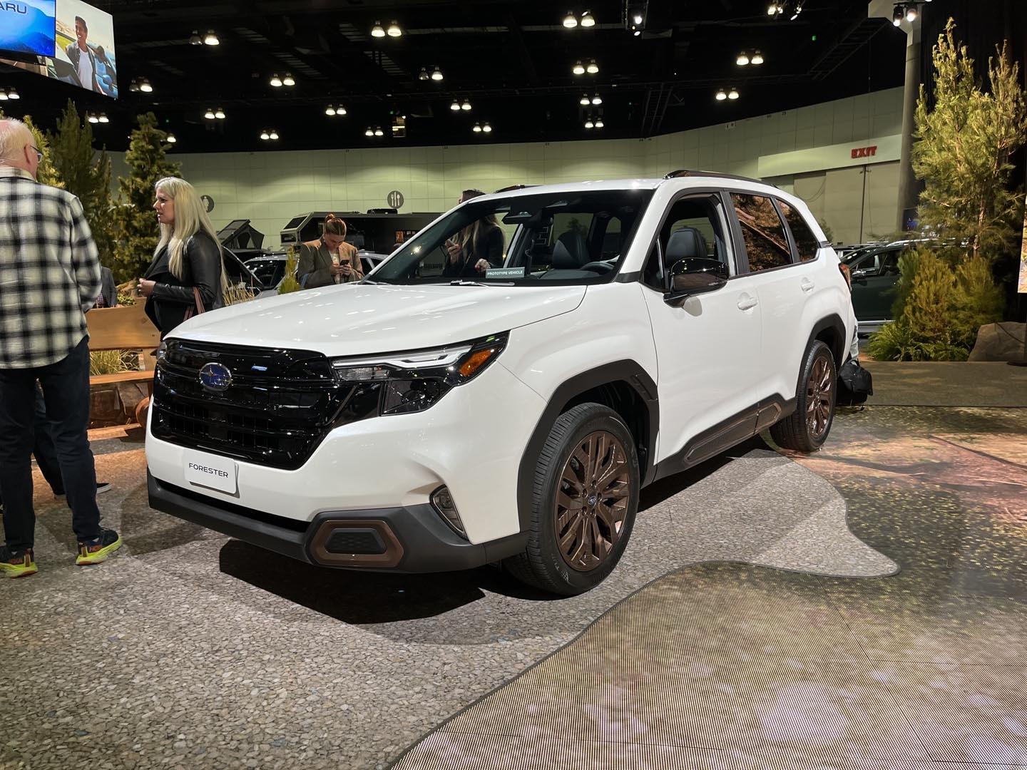 2025 Subaru Forester_LA_01.jpg