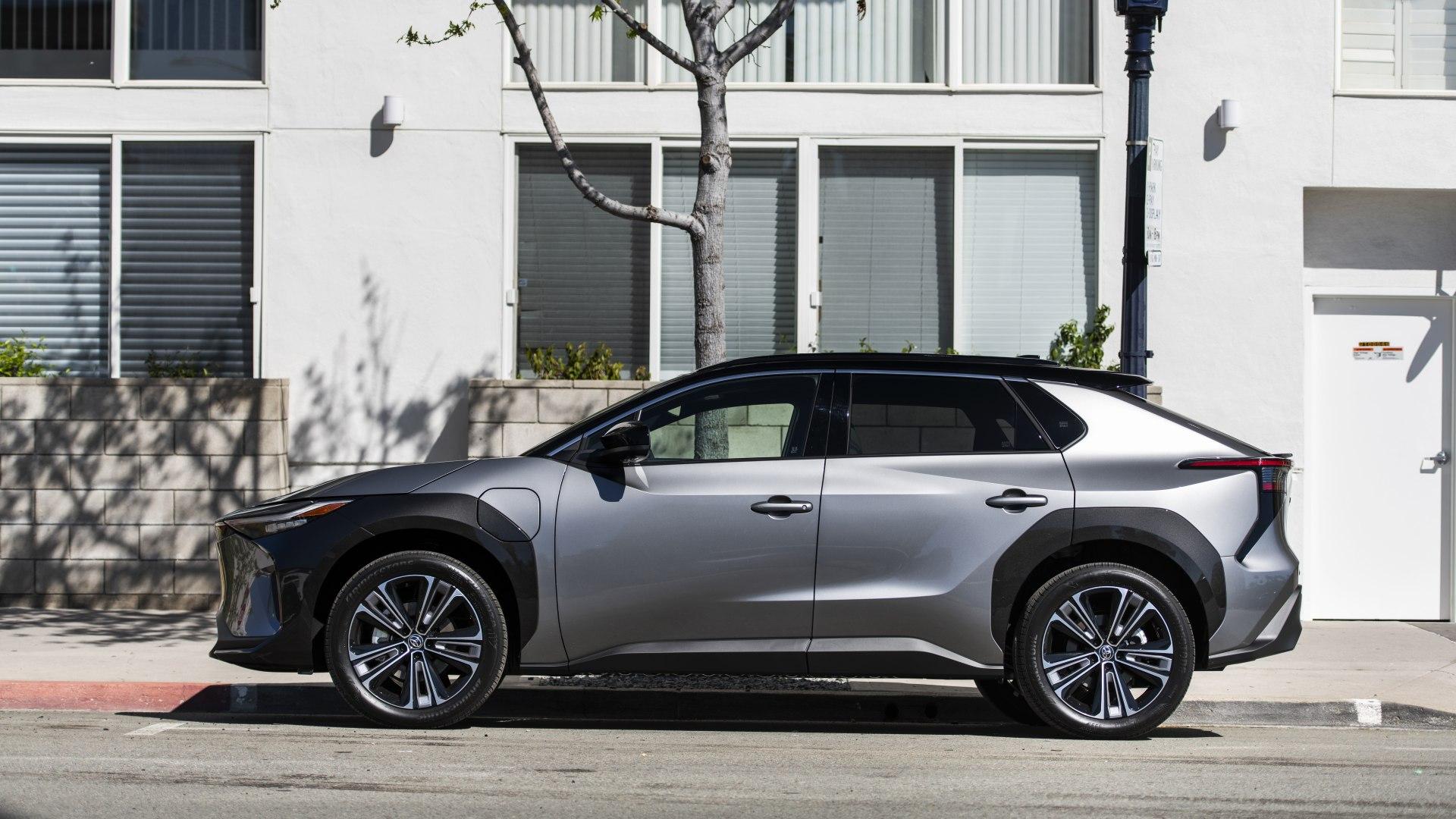 Toyota bZ4X 2023 OA.jpg