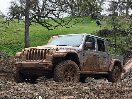 2019-Jeep-Gladiator_01.jpg