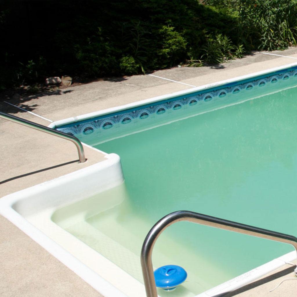 1024X1024_guide-entretien-piscine-quotidien.jpg