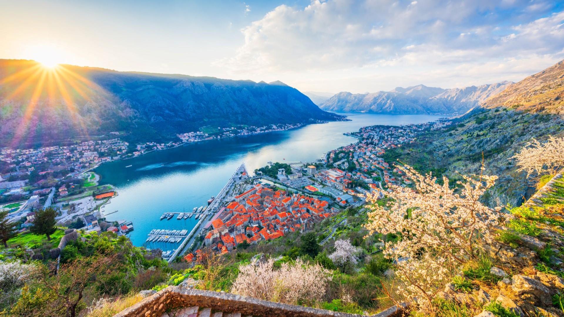Entre Cyclades, Balkans et Italie