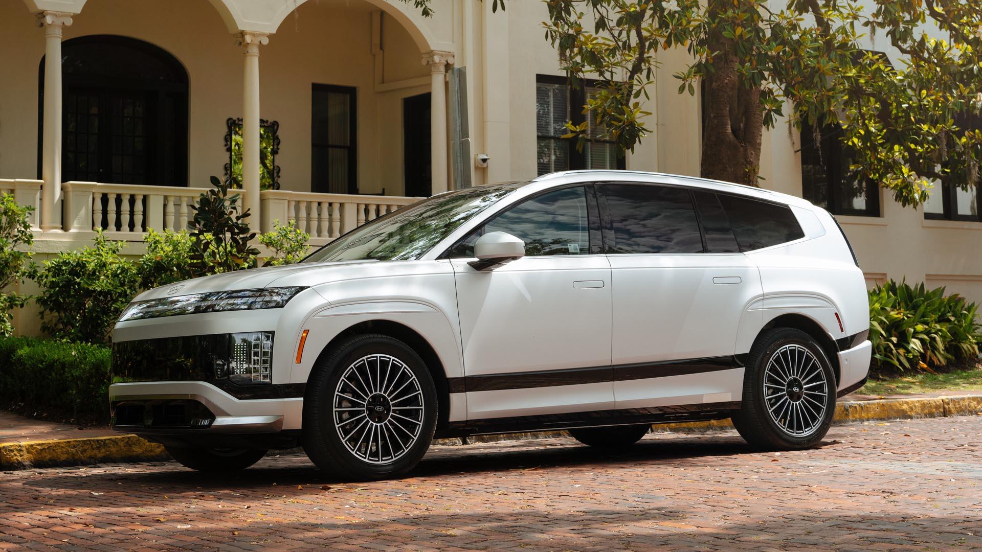 2026 Hyundai IONIQ 9_01.jpg