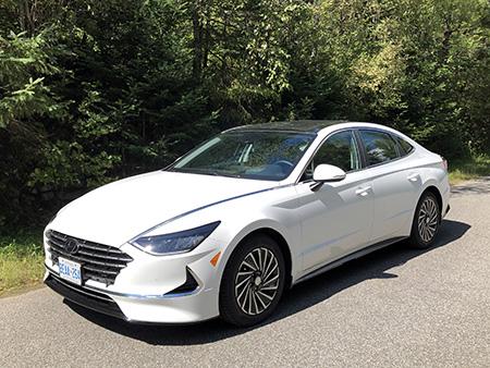 2020-Hyundai-Sonata-hybride_01.jpg