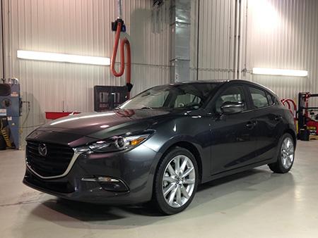 2017-Mazda-3_01.jpg